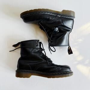 Dr. Martens Classic Leather Boots